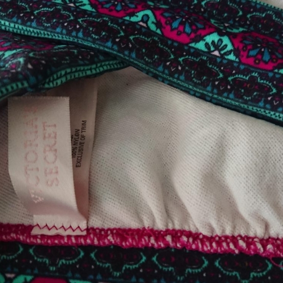 NWOT Iconic Paisley Boho Halter Bikini Victoria's Secret S / M Set Low Rise HTF - Picture 6 of 9